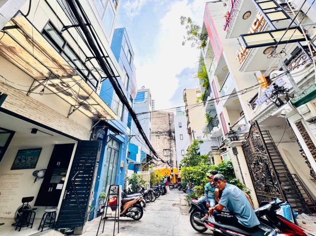 Bán nhà 2 tầng mặt tiền hxh nguyễn thái bình, q.1p.bến 7588724