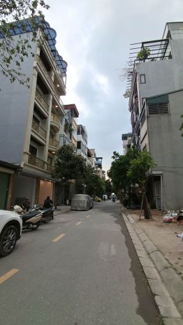Bán đất việt hưng 135m2- mt 7m- ngõ thông, ô tô tránh -16.x 7590025