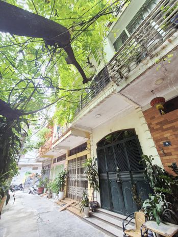 Nguyễn văn cừ ô tô lùi cửa 9 tỷ 50m gần sát phố,long biên 7591051