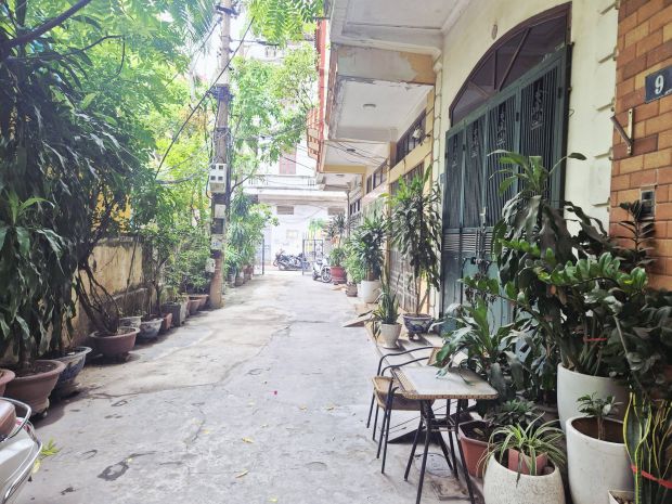 Nguyễn văn cừ ô tô lùi cửa 9 tỷ 50m gần sát phố,long biên 7591052
