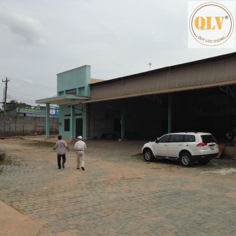 Cho thuê mặt bằng kho bãi  showroom mặt tiền ql13, thuận an 7591892
