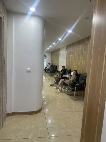 Bán tòa văn phòng mặt phố trần quốc vượng, 130m2 9t 8 7592664