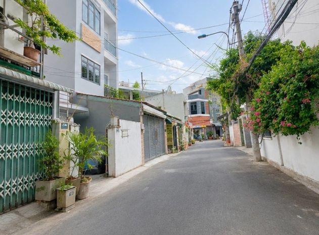 Bán nhà đh ngân hàng  vị trí thuận tiện, giá tốt 7593233