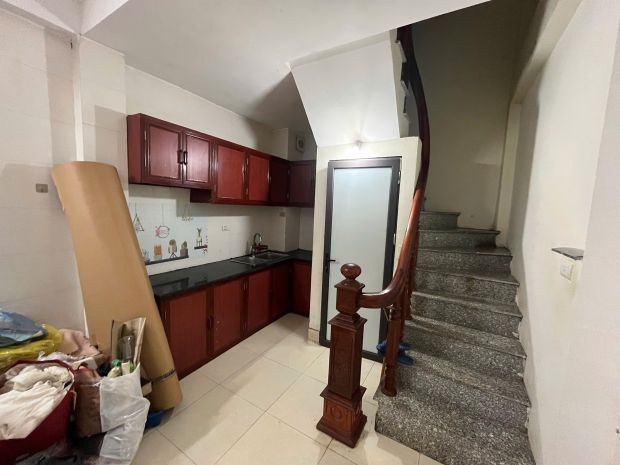 Mình đang cần bán nhà khung được xây chắc chắn lại từ năm 7595351