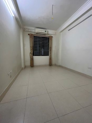 Mình đang cần bán nhà khung được xây chắc chắn lại từ năm 7595353