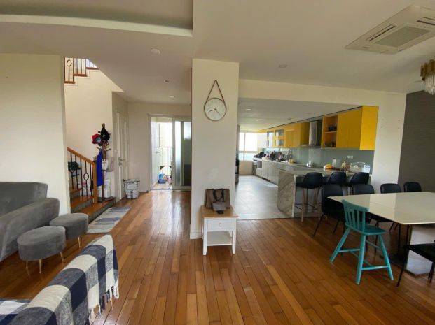 Cho thuê căn penhouse rừng cọ kđt ecopark. 244m²- 12trthg 7595487