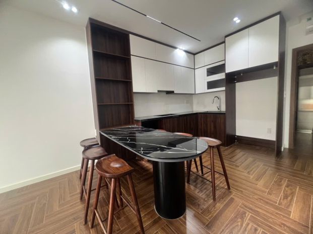 Bán nhà phân lô lai xá  6 tầng thang máy full nội thất  ô 7595724
