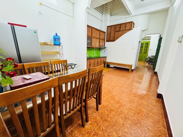 Cho thuê nhà riêng căn góc  ngõ 151 nguyễn đức cảnh, tương 7596522
