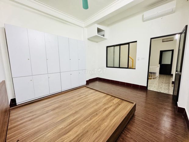 Cho thuê nhà riêng căn góc  ngõ 151 nguyễn đức cảnh, tương 7596524