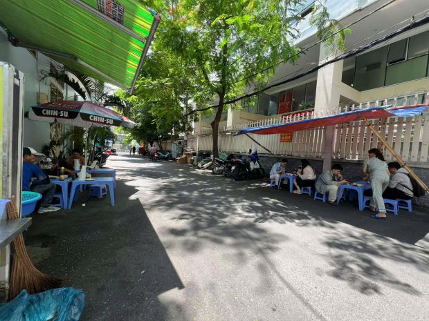 Sang gấp quán cơm trưa văn phòng  đang kinh doanh tốt 7597034