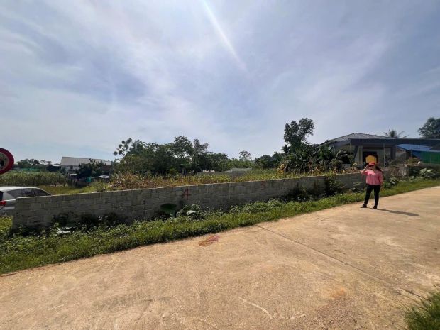 Cần tiền xây nhà bán lô đất 109m2 full thổ cư mặt đường hồ 7597913
