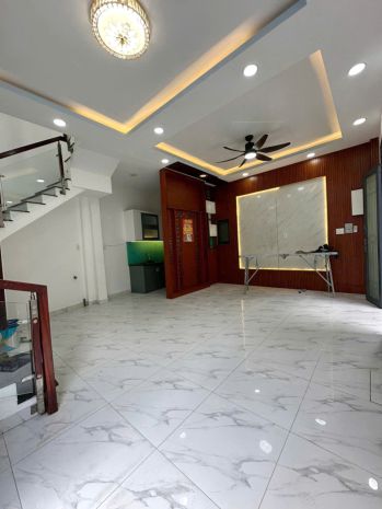 Nhà 2 tầng vị trí đẹp, hẻm thông 2mt hẻm hưng phú p8q8 cũ 7598419