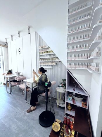 Sang nhượng tiệm nail  vị trí đẹp đường lê duẩn , phường 7600056