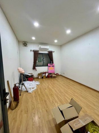 Cho thuê mặt bằng lầu 2 và lầu 3  đường bùi thị xuân, quận 7600111