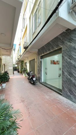 Nhà 3 tầng  ô tô đỗ cửa  gần chợ lũng đông  giá 2,35 7601293