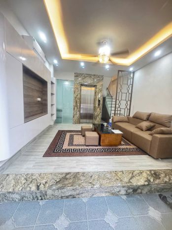 Siêu hiếm đội cấn  6 tầng thang máy  nhà mới kính koong 7603860