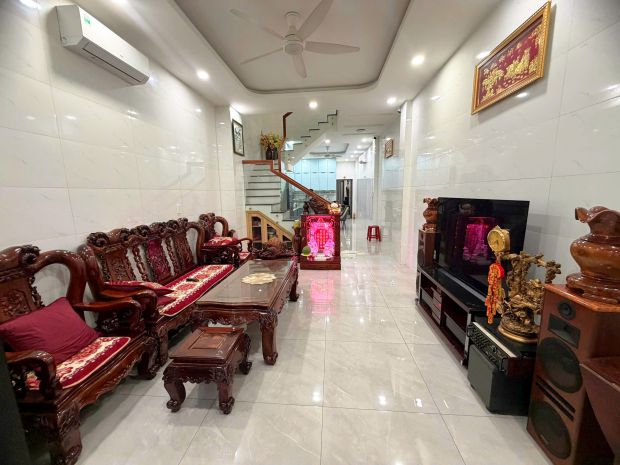Cân ban 136m2 4x35 nha 2 tâm đep mt đương nguyên 7604180