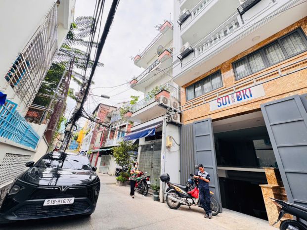 Quận 3: chính chủ  bán nhà 3 tầng căn góc 2 mt hxh 8m võ 7605555