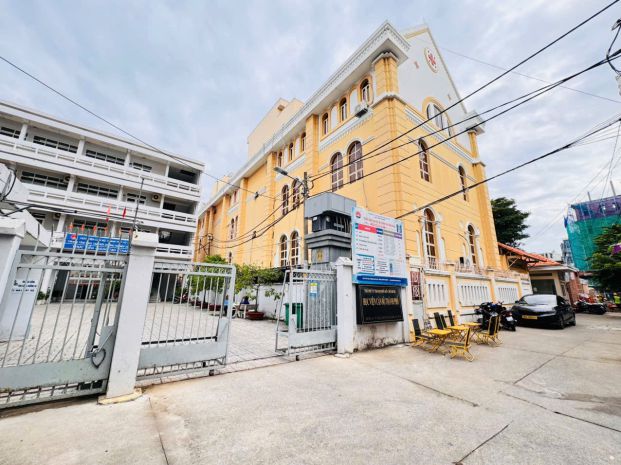 Quận 3: chính chủ  bán nhà 3 tầng căn góc 2 mt hxh 8m võ 7605556