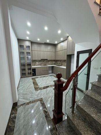 Bán gấp ngọc thụy phân lô 12 tỷ 60m ô tô đỗ,long biên 7606280