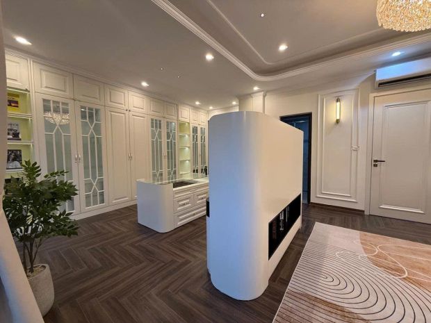 Bán nhà nguyễn văn linh 60m 6 tầng mt8m thang máy gara 2 ô 7607467