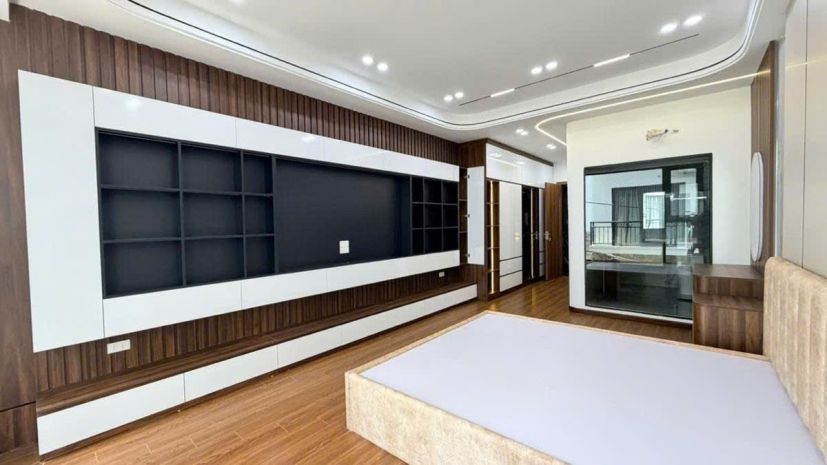 Bán nhà phố trạm 50m 6 tầng thang máy chân cầu vĩnh tuy 7607482