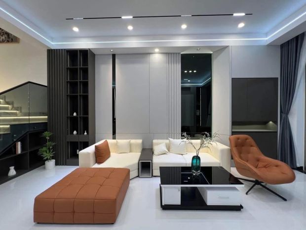 **bán nhà hxh cách mạng tháng 8** p.5 tân bình 4,5*10m 3 7607617