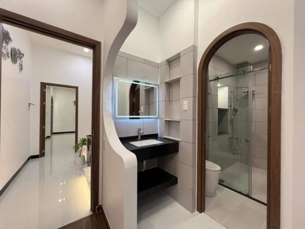 **bán nhà hxh cách mạng tháng 8** p.5 tân bình 4,5*10m 3 7607619