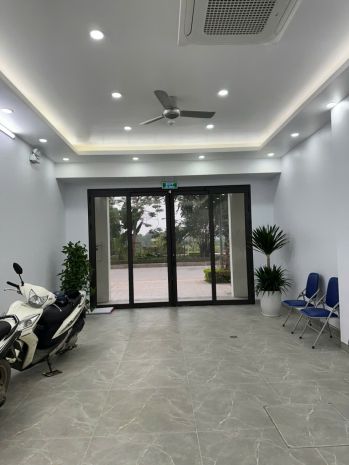 Cho thuê văn phòng 5 tầng mặt đường 33m tại hinode royal 7607858