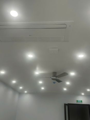 Cho thuê văn phòng 5 tầng mặt đường 33m tại hinode royal 7607860