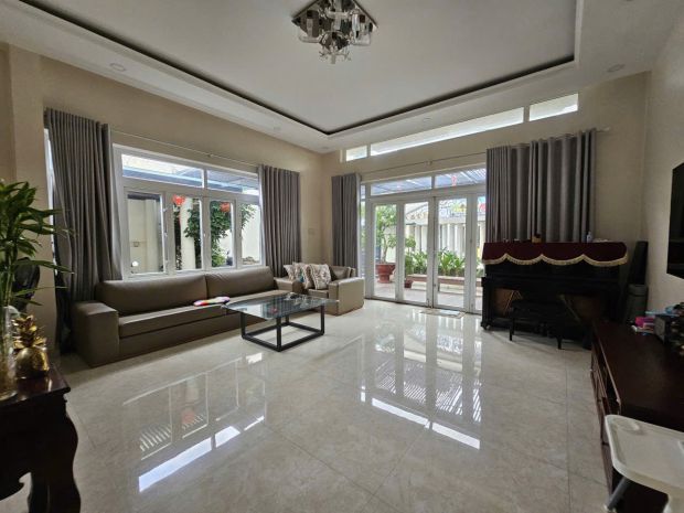 Bán biệt thự sân vườn 3 tầng  tp. nha trang

 - diện tích 7609149