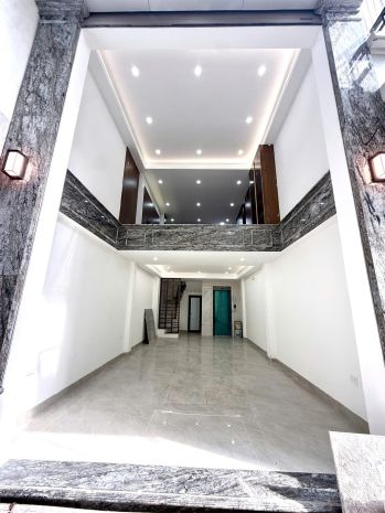 Bán nhà 6 tầng  ô tô vào nhà  hoàng mai - địa chỉ: số 3, 7611917