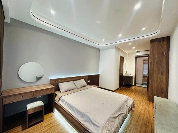 Nguyễn văn cừ -long biên-gẩn oto tránh - 7 tầng thang máy - 7612882