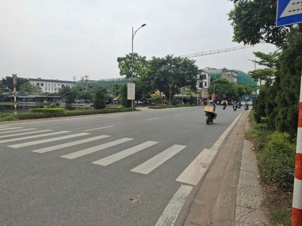 Bán nhà trung tâm thạch bàn  cổ linh  92m²  6 tầng  gara 7619160