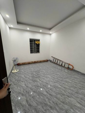 Cho thuê nguyên căn nhà phố nguyễn văn cừ - ngọc lâm - ô tô 7622188