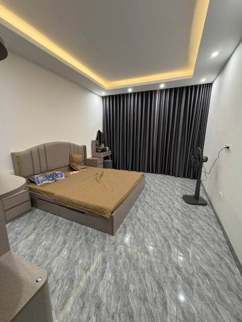 Cho thuê nguyên căn nhà phố nguyễn văn cừ - ngọc lâm - ô tô 7622190