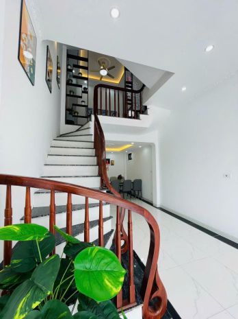 Bán nhà siêu quần lô góc thoáng sáng 40m² x 4 tầng chỉ 5,35 7623567