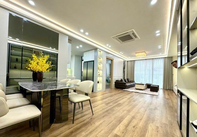 Chung cư ngoại giao đoàn 130m 3pn full đẹp giá đầu tư 7624145