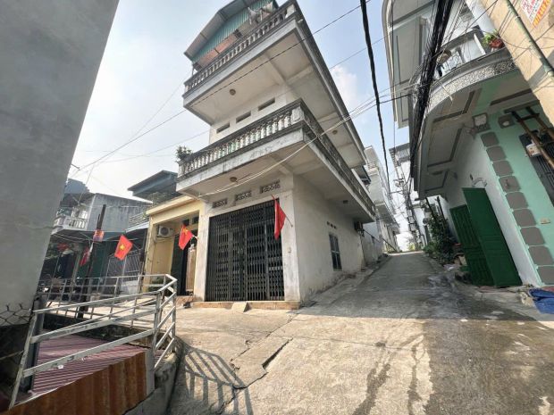 Hiếm có khó tìm  lô đất 2 mặt tiền gần chợ mẻ quàng chỉ 7626504