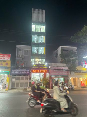 Chính chủ cần bán gấp tòa nhà 7 tầng mặt tiền quận 7 - 35 7627043