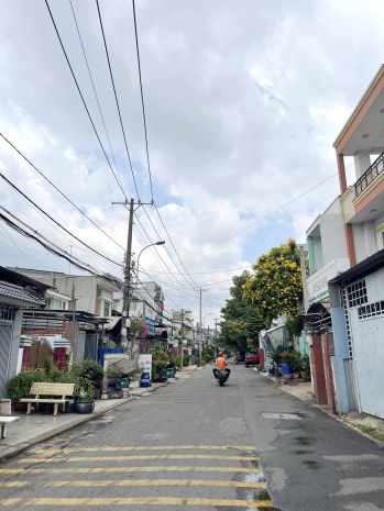 Bán nhà linh xuân 70m²  đường xe tải thông  gần phạm văn 7627773