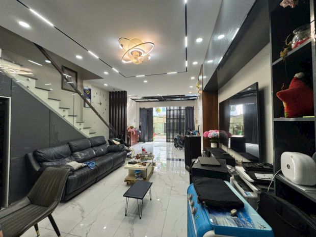 Bán nhà 1 trệt 2 lầu sân thượng trước sau, 70m2, 4pn- kdc 7629234