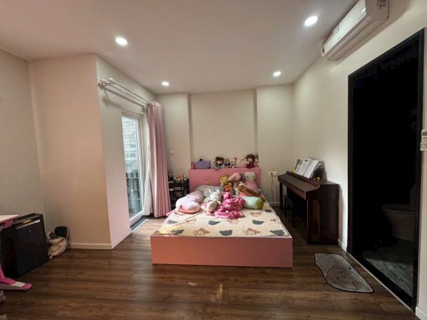 Bán nhà 1 trệt 2 lầu sân thượng trước sau, 70m2, 4pn- kdc 7629235