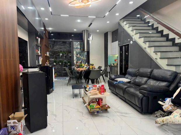 Bán nhà 1 trệt 2 lầu sân thượng trước sau, 70m2, 4pn- kdc 7629238