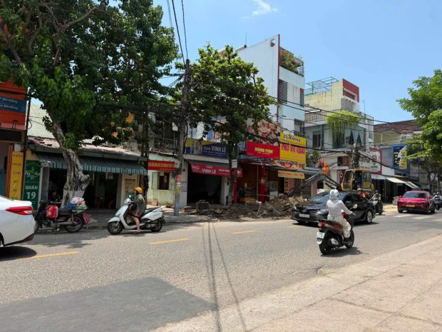 Cho thuê lô góc mặt tiền hoàng hoa thám gần lê duẩn 120m2, 7637470