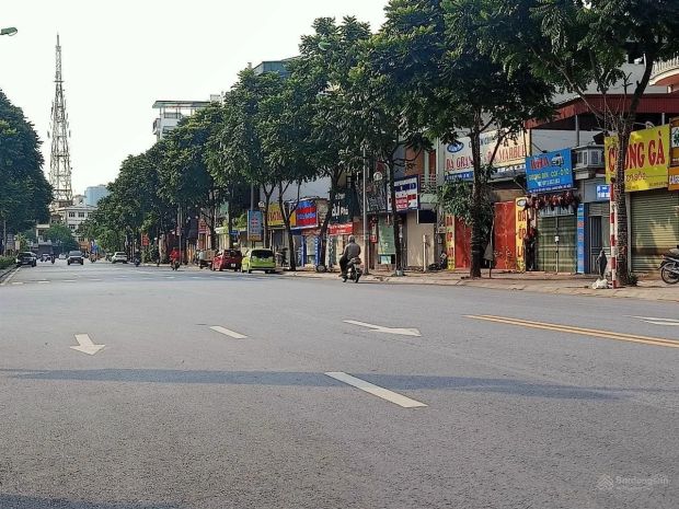 Quá hiếm! 300m² mặt tiền gần 20m tại việt hưng chỉ 25 7641466