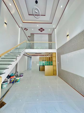 Bán nhà gác lửng - shr- full thổ cư- dt 80 m2- gần chợ bình 7642297