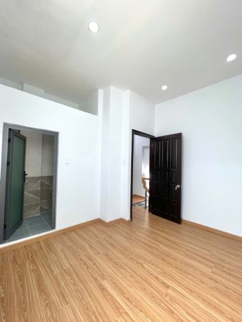 Nhà đẹp lung linh  gần nguyễn súy  3 tầng + sân thượng 7648910