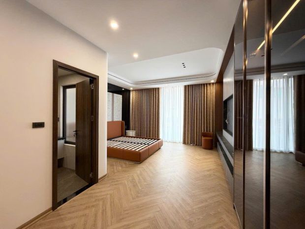 Bán nhà ngọc thụy 52m 7 tầng mt5.1m thang máy gara ô tô 7651878