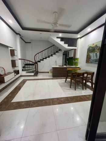 Giá tốt - chính chủ cho thuê nhà nguyên căn  long biên - 7652535